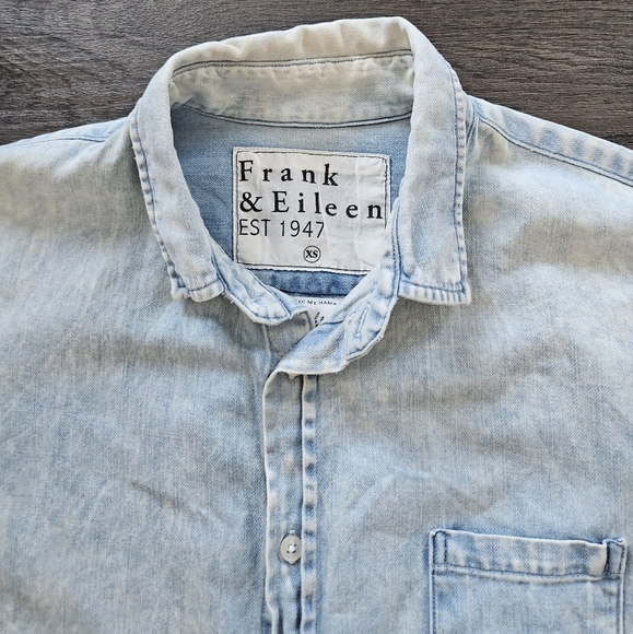 Frank & Eileen Acid Washed Luke Button Down Top Shirt Size X-Small - Picture 8 of 15